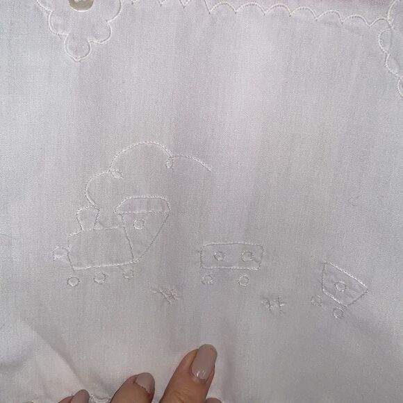 Vtg infant size white top with train embroidery - Picture 3 of 7